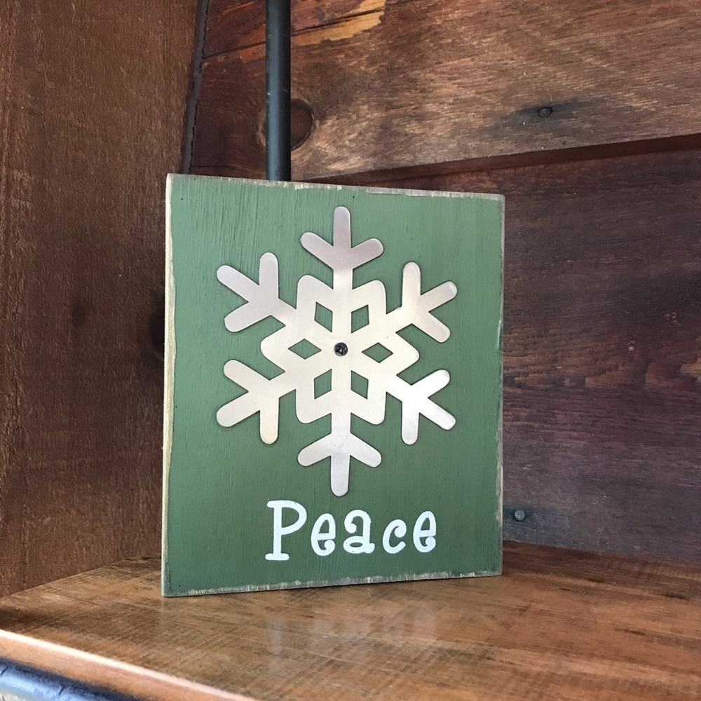 Wall or shelf wooden decor
